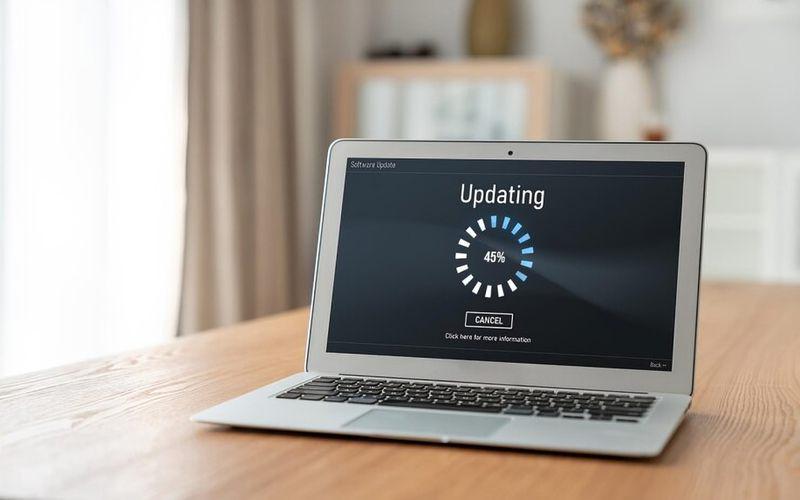 Apakah Boleh Mematikan Laptop saat Update Windows 10/11 Berjalan?
