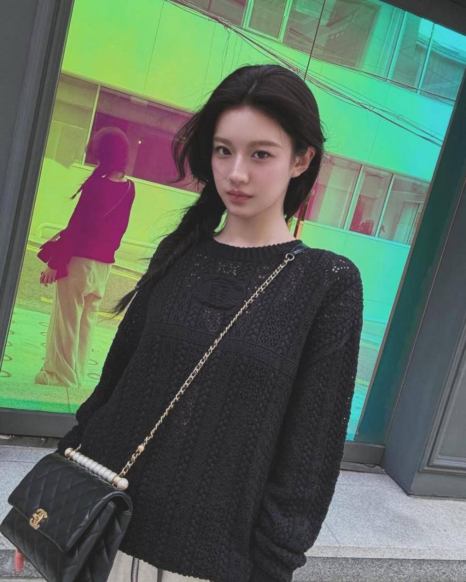Go Youn Jung (instagram.com/goyounjung)