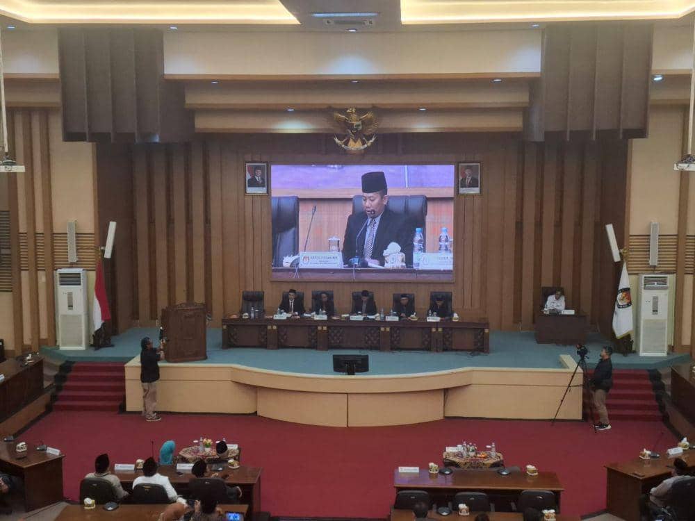 Penetapan Sanusi-Lathifah sebagai pemenang Pilkada Kabupaten Malang 2025. (IDN Times/Rizal Adhi Pratama)
