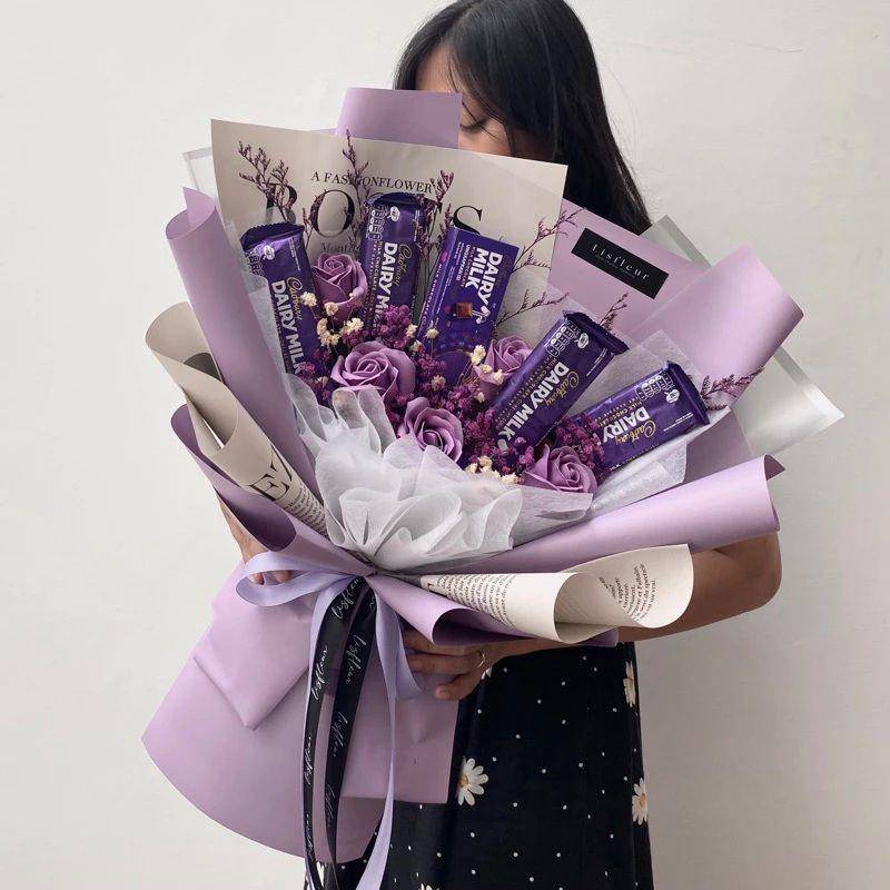 Ilustrasi buket cokelat Valentine (shopee.co.id/lisfleur official)
