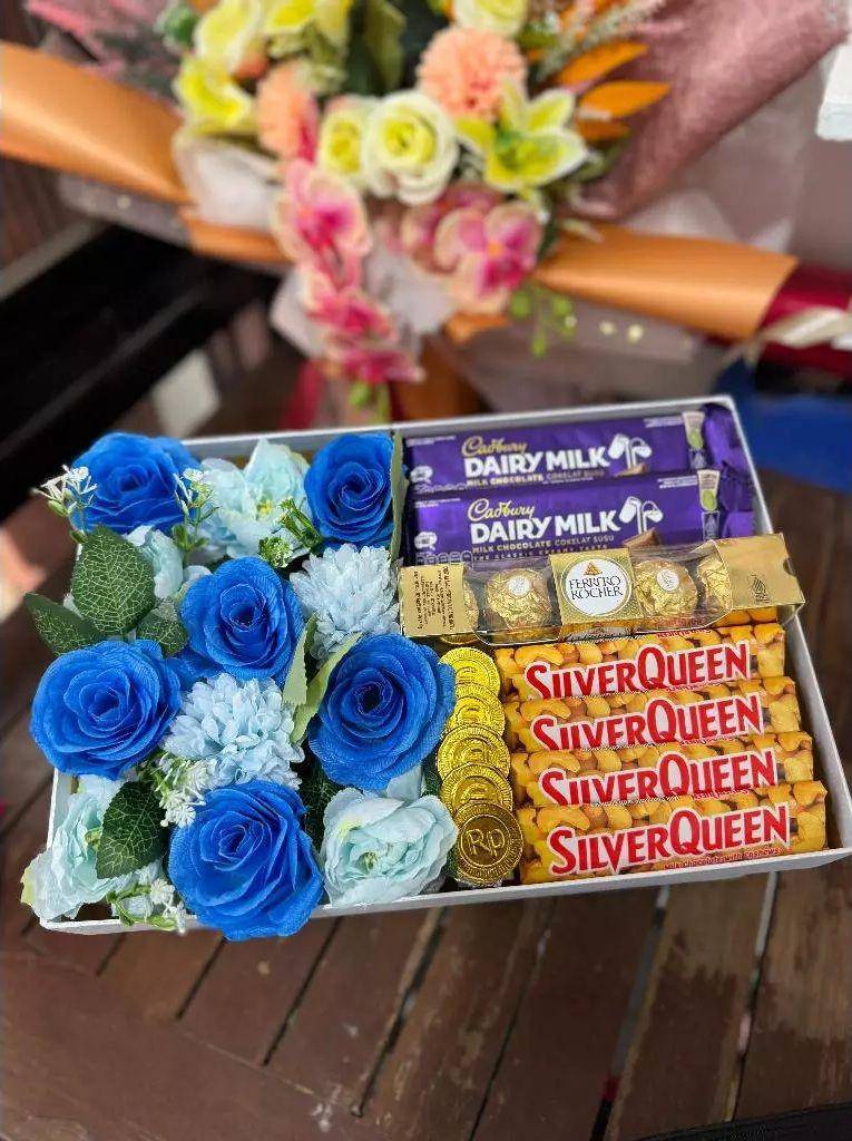 Ilustrasi buket cokelat Valentine (shopee.co.id/viflowerss)