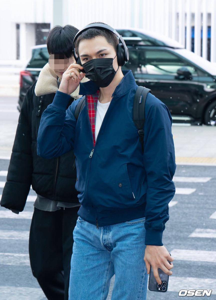 potret SEVENTEEN berangkat ke Jakarta (dok. OSEN)
