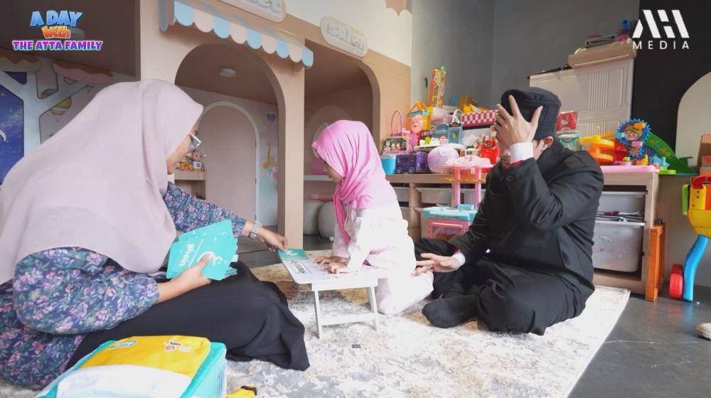 potret Ameena belajar mengaji (youtube.com/attahalilintar)