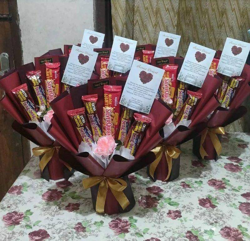 Ilustrasi buket cokelat Valentine (shopee.co.id/Bahiyahreeycraft)