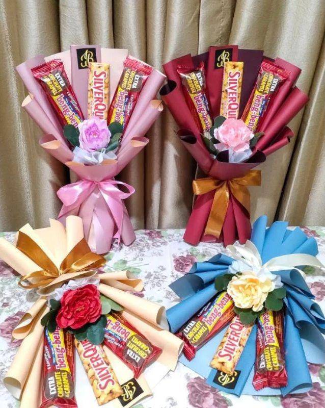 Ilustrasi buket cokelat Valentine (shopee.co.id/Bahiyahreeycraft)