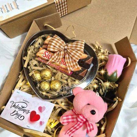 Ilustrasi buket cokelat Valentine (shopee.co.id/Word Gift)