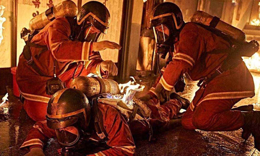 Firefighters (dok. By4m Studio/Firefighters)