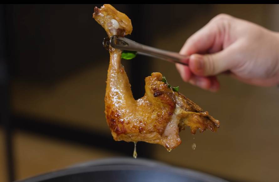 Ilustrasi menggoreng ayam tangkap (youtube.com/ Willgoz Kitchen)