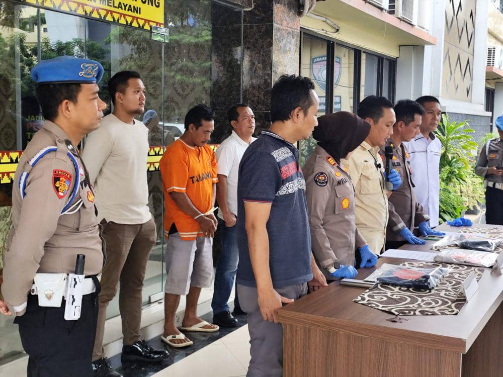 Pelaku pembakaran wanita di Bandar Lampung. (IDN Times/Muhaimin)