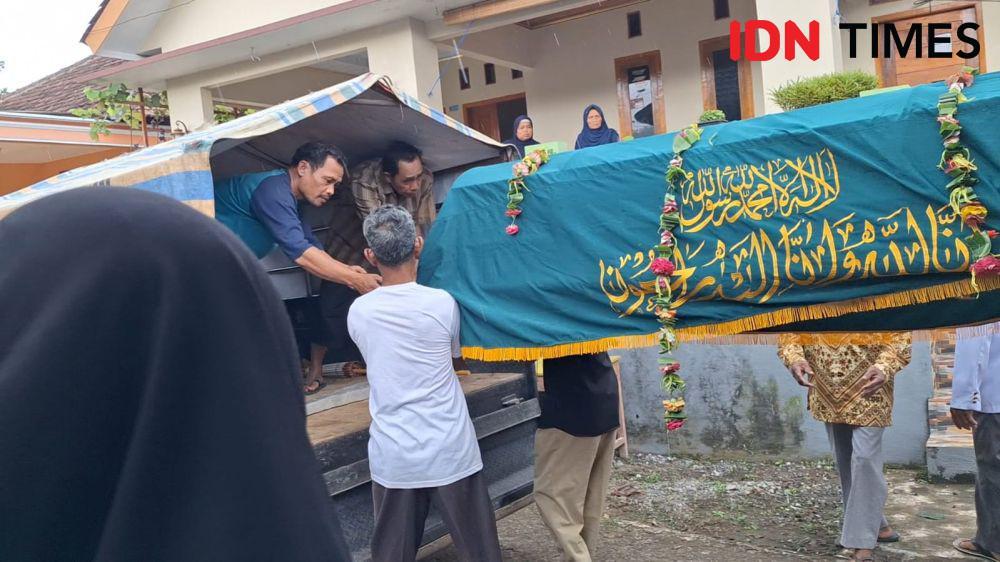 Pencari Rumput di Ngawi Tewas Disengat Tawon Vespa