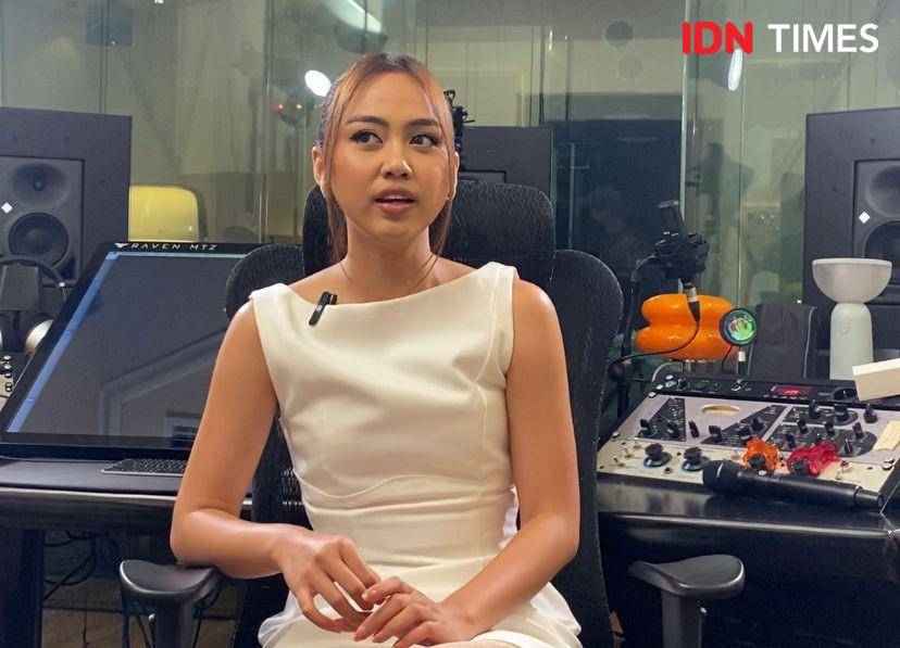 potret Sisca di studio Sony Music Entertainment Indonesia, Jakarta Selatan, pada Kamis (6/2/2025) (dok. IDN Times/Rani Asnurida)