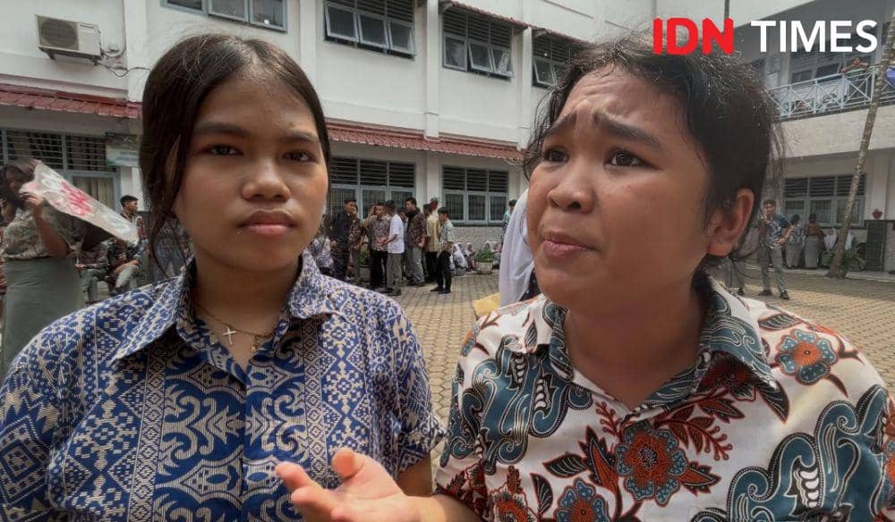 Suasana demo para siswa SMK Negeri 10 Medan (IDN Times/Indah Permata Sari)