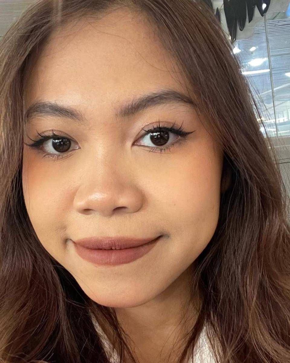 referensi makeup ke kantor ala Adhelia Fa (instagram.com/blackxugar)