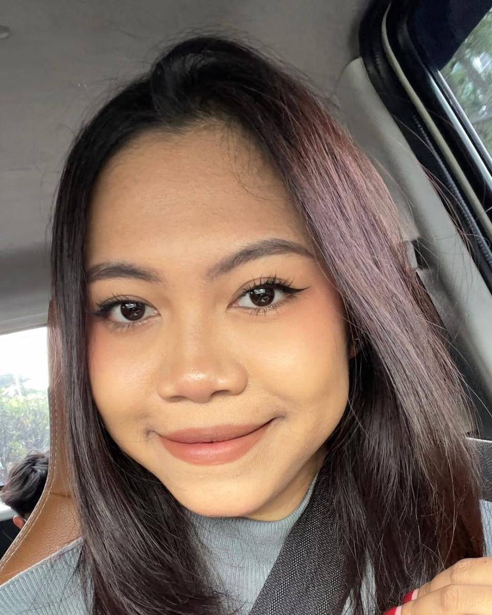 referensi makeup ke kantor ala Adhelia Fa (instagram.com/blackxugar)