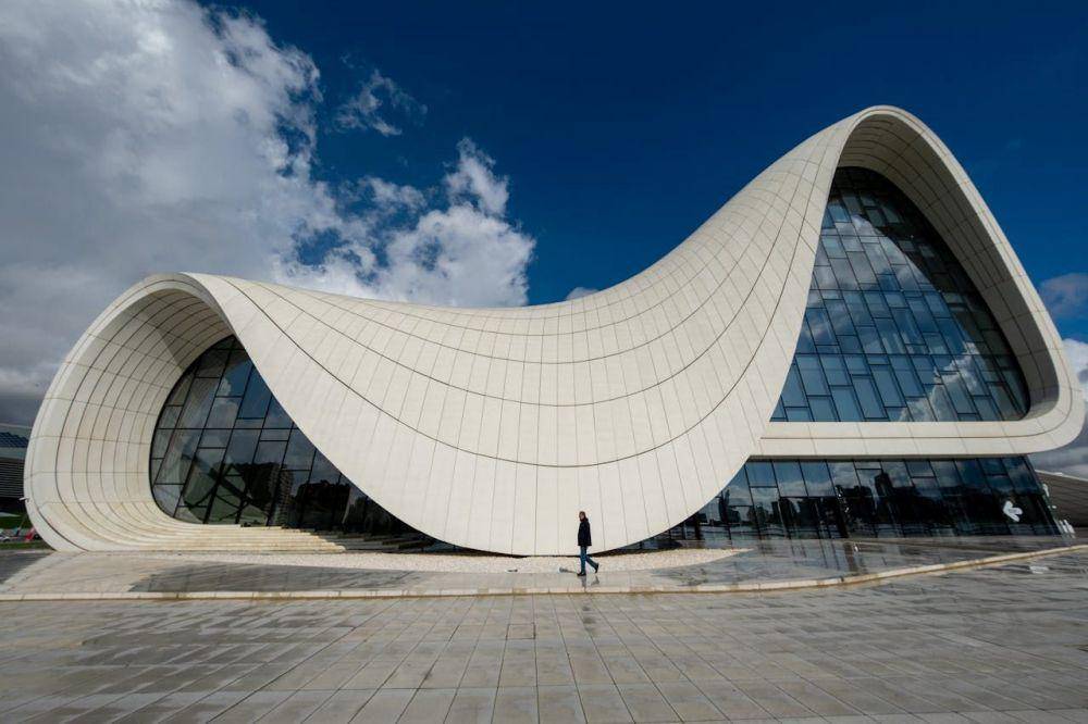Keunikan bangunan Heydar Aliyev Center (pexel.com/Emrecan Algül)
