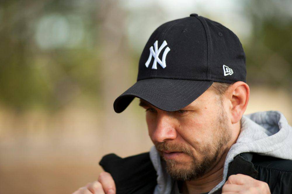 ilustrasi topi baseball (pexels.com/Alex P)