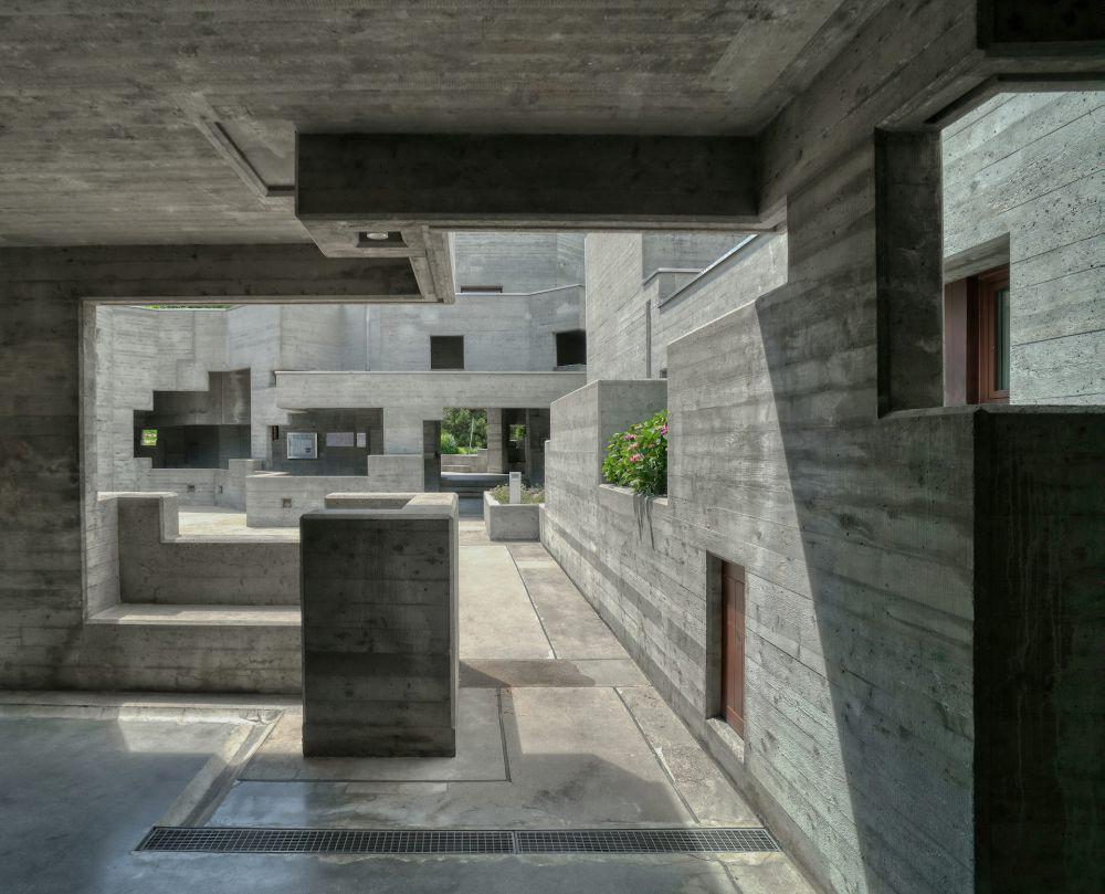 10 Elemen Desain Rumah Bergaya Brutalist, Beton Jadi Bahan Utama