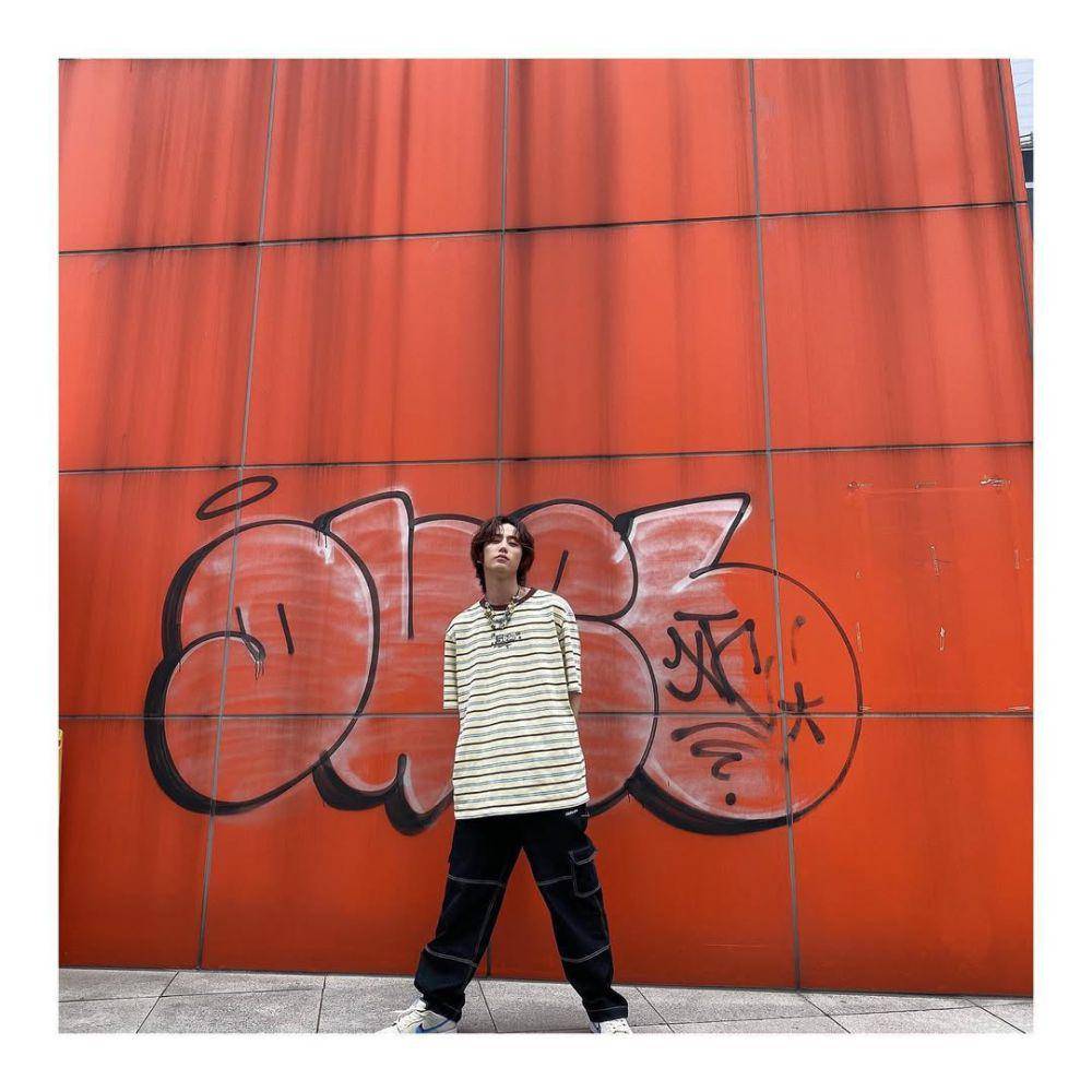 outfit street style kekinian ala Lee Jun Young (instagram.com/real_2junyoung)