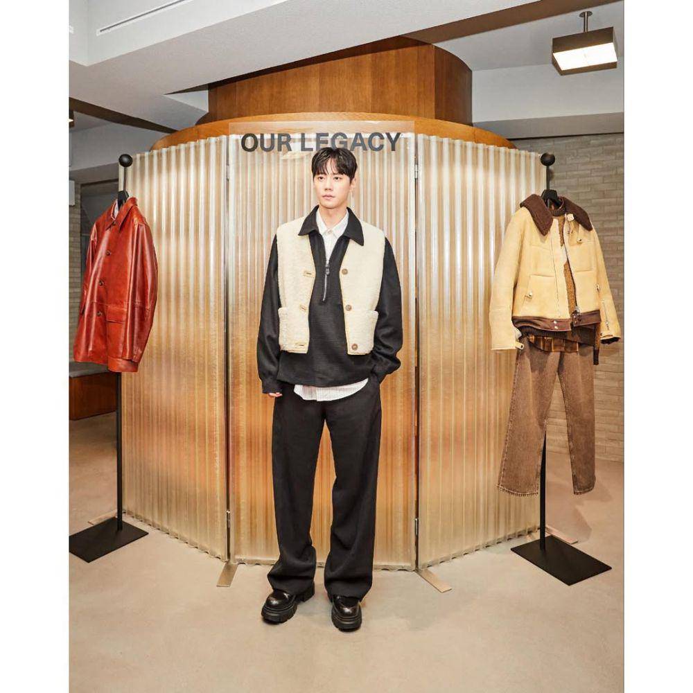 outfit street style kekinian ala Lee Jun Young (instagram.com/real_2junyoung)