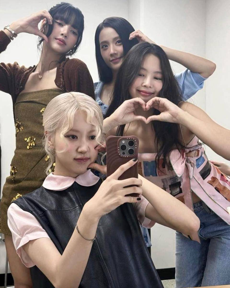 BLACKPINK (Instagram.com/jennierubyjane)