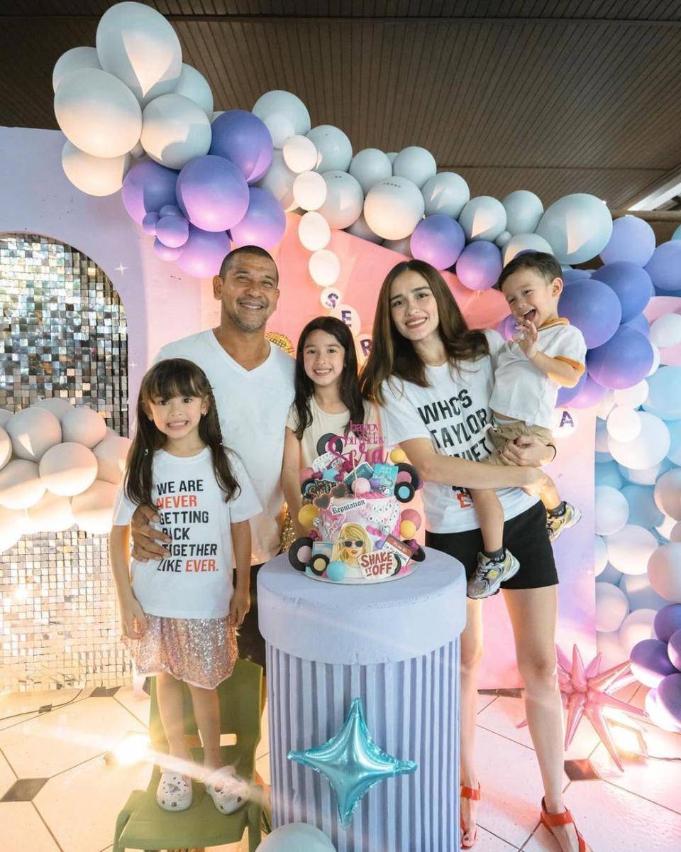 OOTD Couple ala Yasmine Wildblood dan Suaminya (instagram.com/yaswildblood)