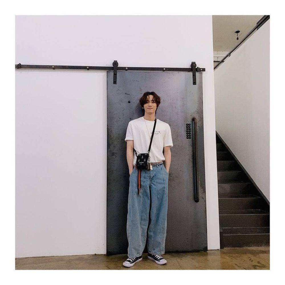 outfit street style kekinian ala Lee Jun Young (instagram.com/real_2junyoung)