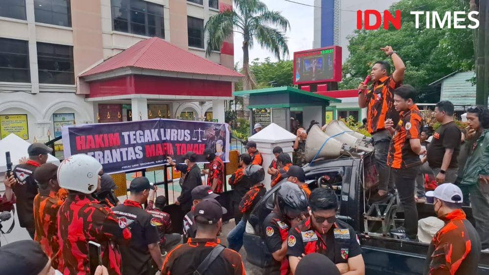 Protes Dugaan Penyerobotan Lahan, Sapma PP Makassar Demo di Pengadilan