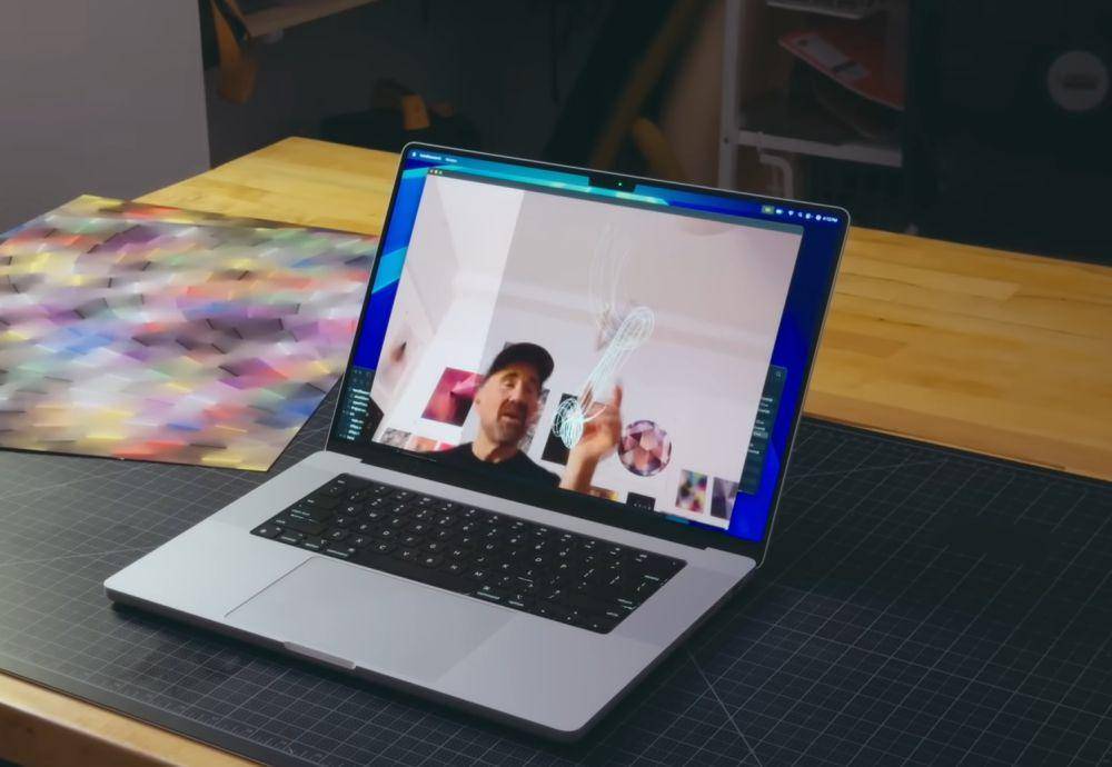potret Apple MacBook Pro 16 (M4 Pro, 2024) (dok. Youtube.com/Apple)