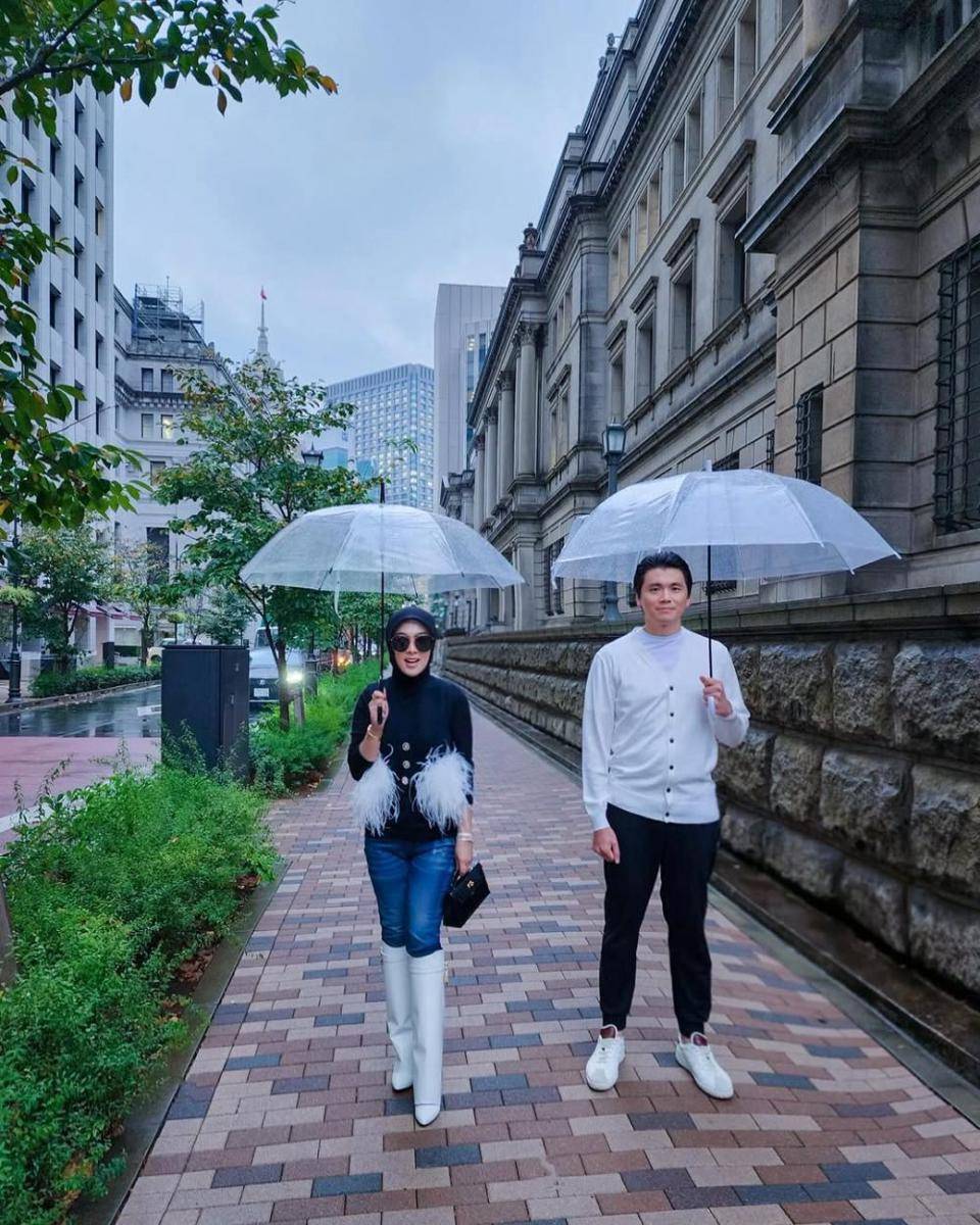 OOTD liburan dengan pasangan (instagram.com/princessyahrini)