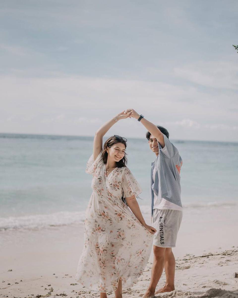 OOTD liburan dengan pasangan (instagram.com/cassandraslee)