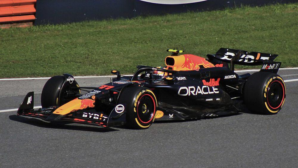 Guenther Steiner Dorong Cadillac Rekrut Sergio Perez