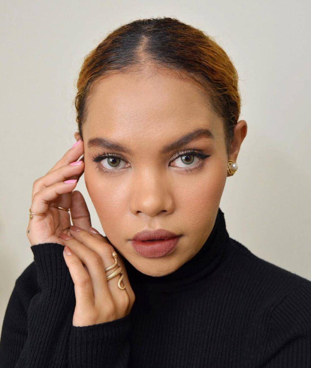 gaya makeup natural ala Lifni Sanders (instagram.com/lifnisanders)
