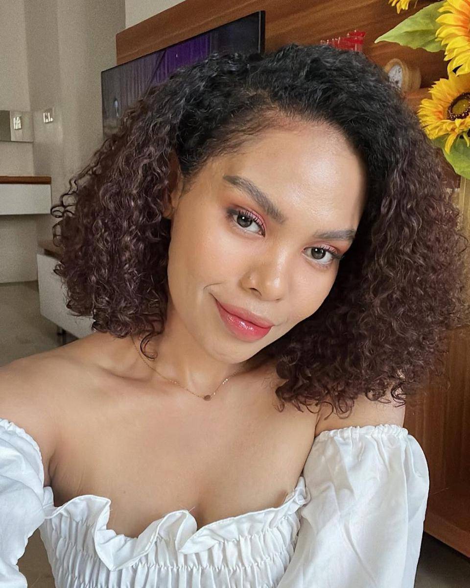 gaya makeup natural ala Lifni Sanders (instagram.com/lifnisanders)