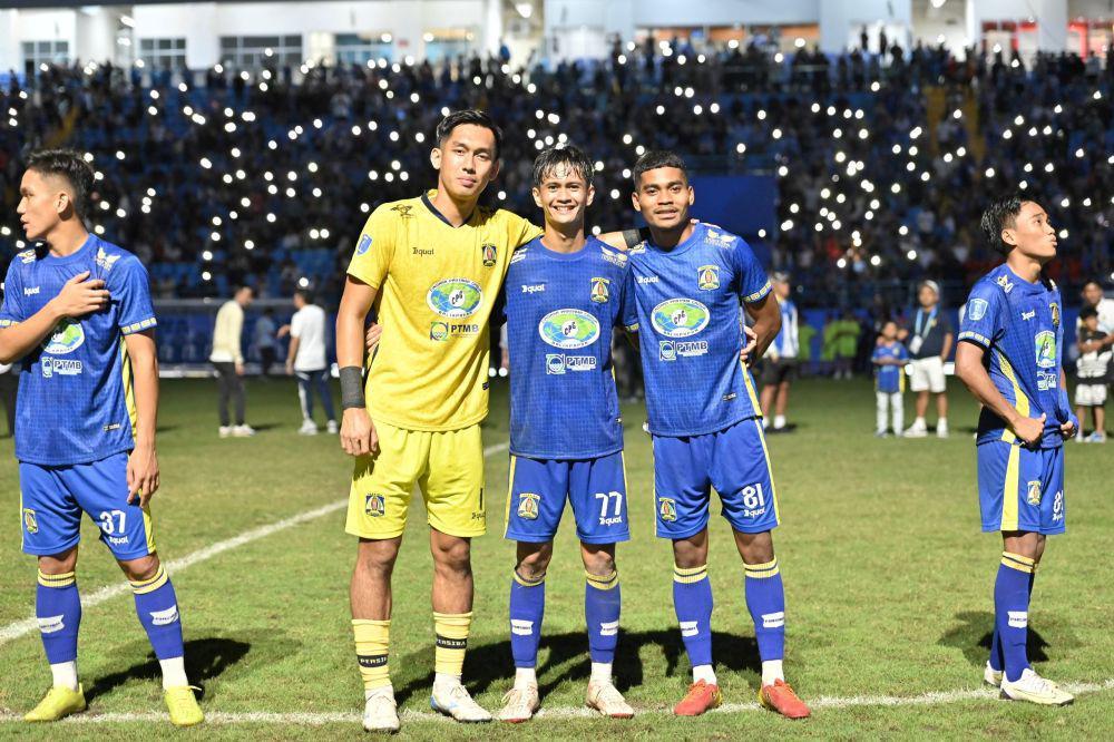 Pemain Persiba merayakan kemenangan 2-1 atas Sumut United di Stadion Batakan, Senin (3/2/2025) malam. (Dok. Media Officer Persiba)