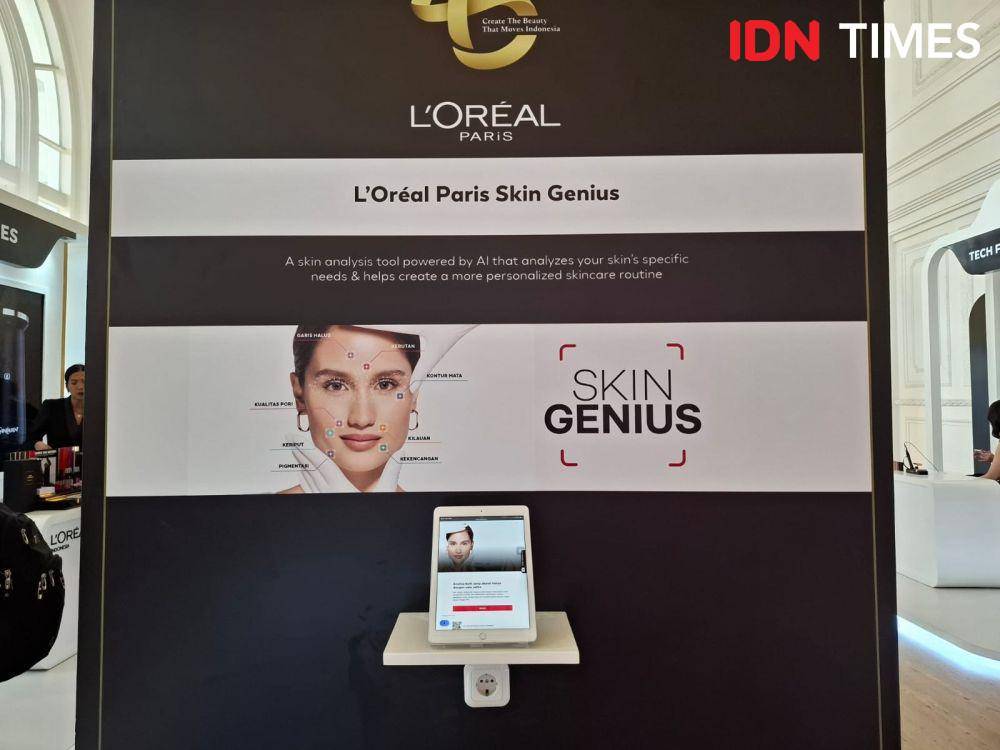 potret Exhibition Perjalanan 45 Tahun L'Oréal Indonesia di The Tribrata Dharmawangsa, Jakarta, pada Kamis (6/2/2025). (IDN Times/Adyaning Raras)