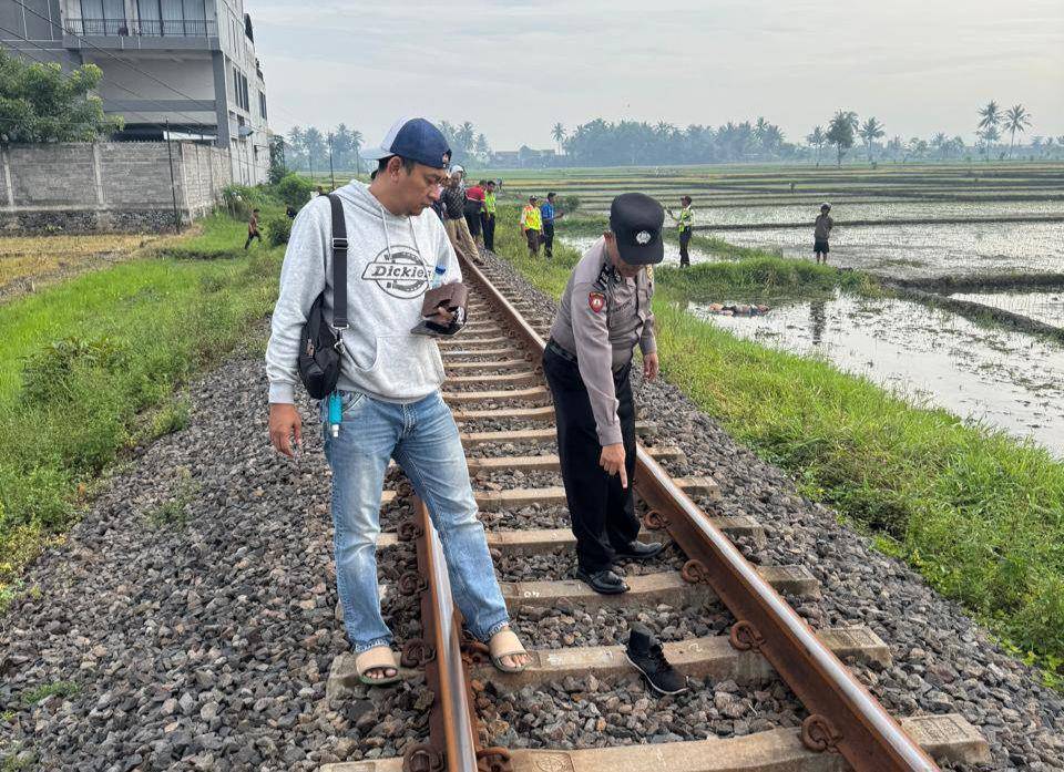 Olah TKP kecelakaan KA di Kecamatan Kepanjen, Kabupaten Malang. (Dok. Humas Polres Malang)