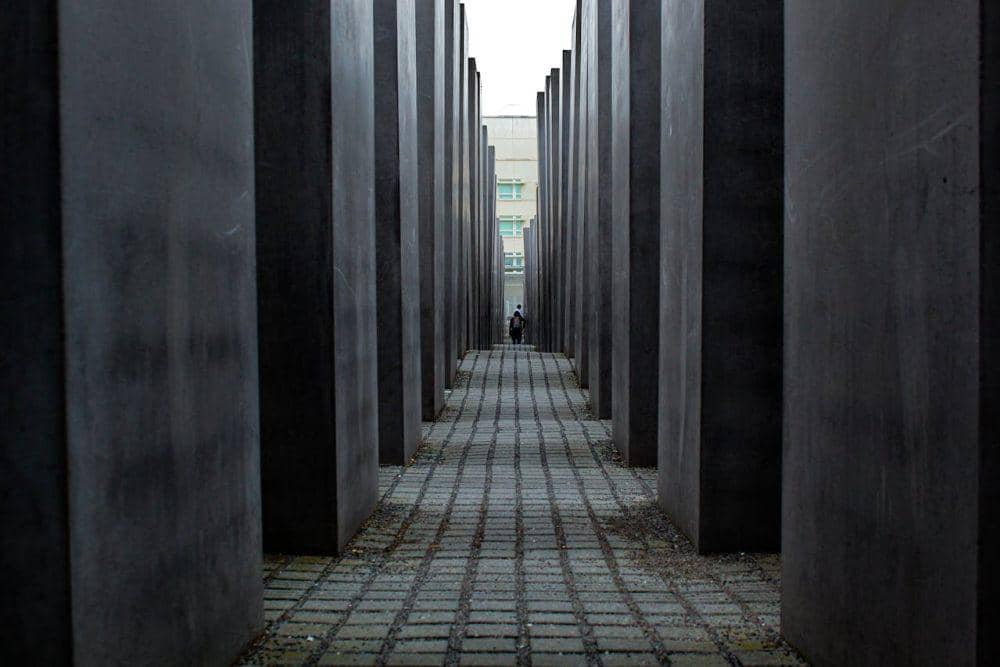 ilustrasi tersesat (pexels.com/Martino Grua)