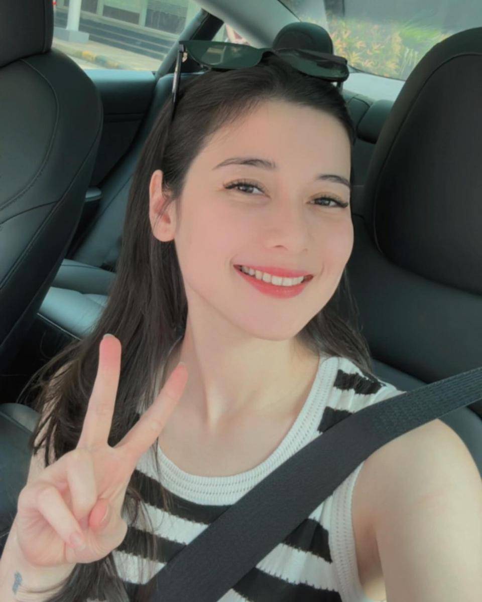 Iris Wullur (instagram.com/iriswullur_)
