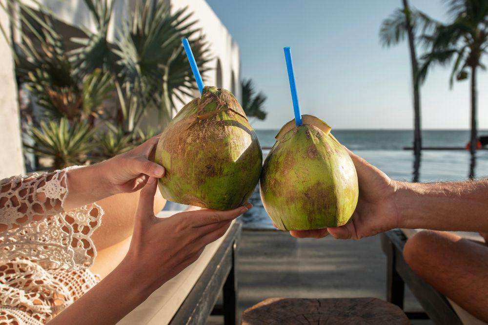 5 Tips Memilih Kelapa Muda Berdaging Tebal, Dijamin Gak Kecewa!
