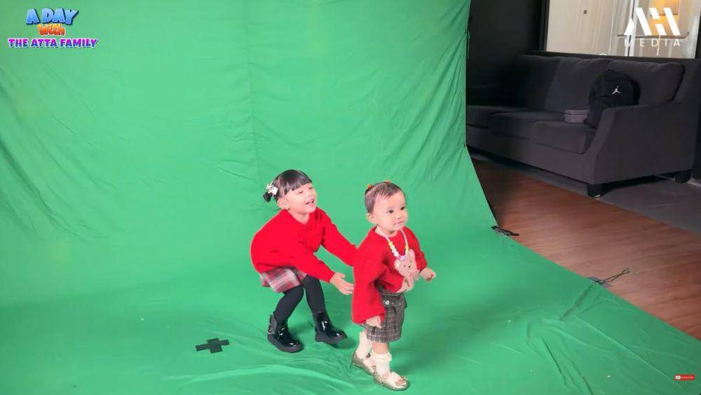 Ameena syuting video klip (YouTube.com/AH 2 - AHHA MEDIA)