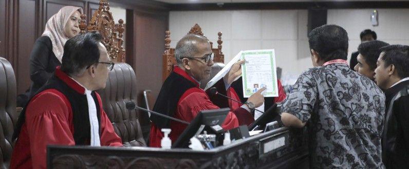 Sidang MK: Saksi-Ahli Bahas Legalitas Ijazah Trisal Tahir