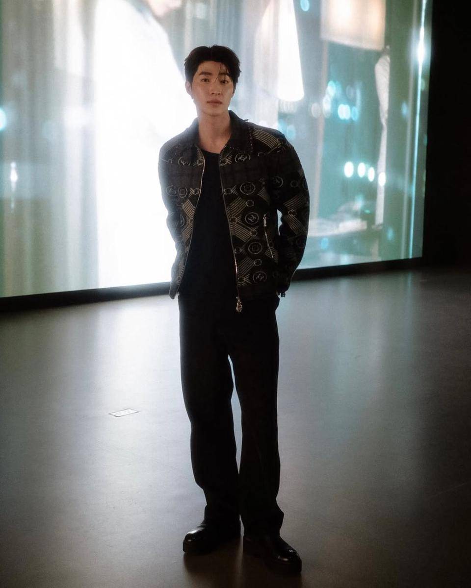Blue Pongtiwat (instagram.com/blue_pongtiwat)