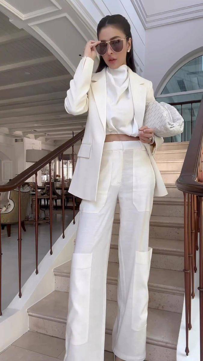 potret ide OOTD pakai blazer beraksen girly ala Sririta Jensen (instagram.com/sriritajensen)