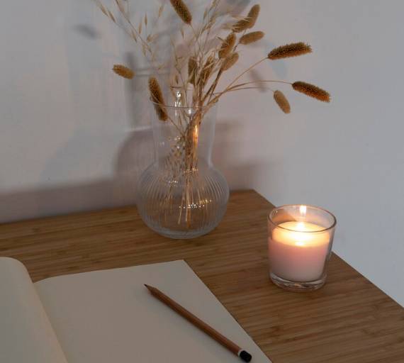 ilustrasi lilin aromaterapi (freepik.com/freepik)