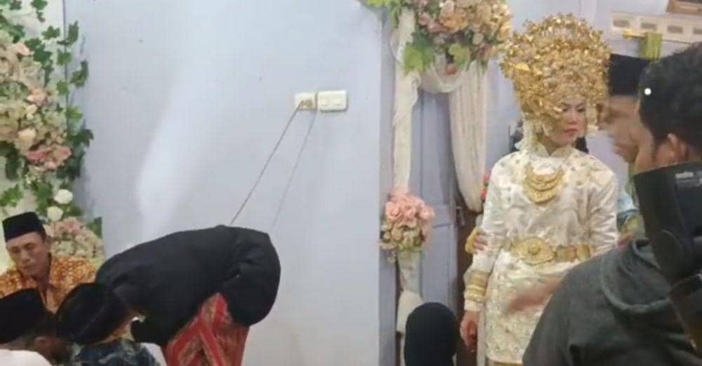 Korban Sarnubi saat memimpin doa sebelum meninggal dunia (Dok: WAG)