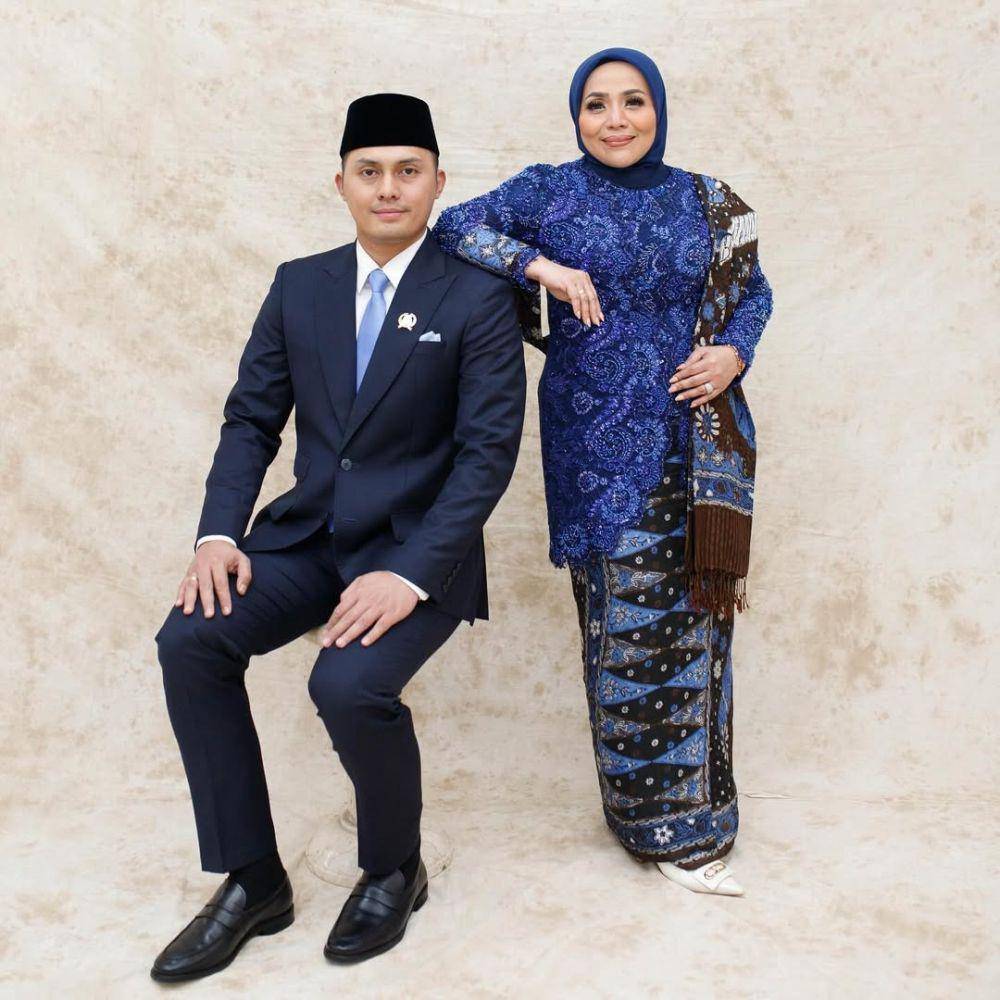 Kebaya biru. (instagram.com/muzdalifah999)