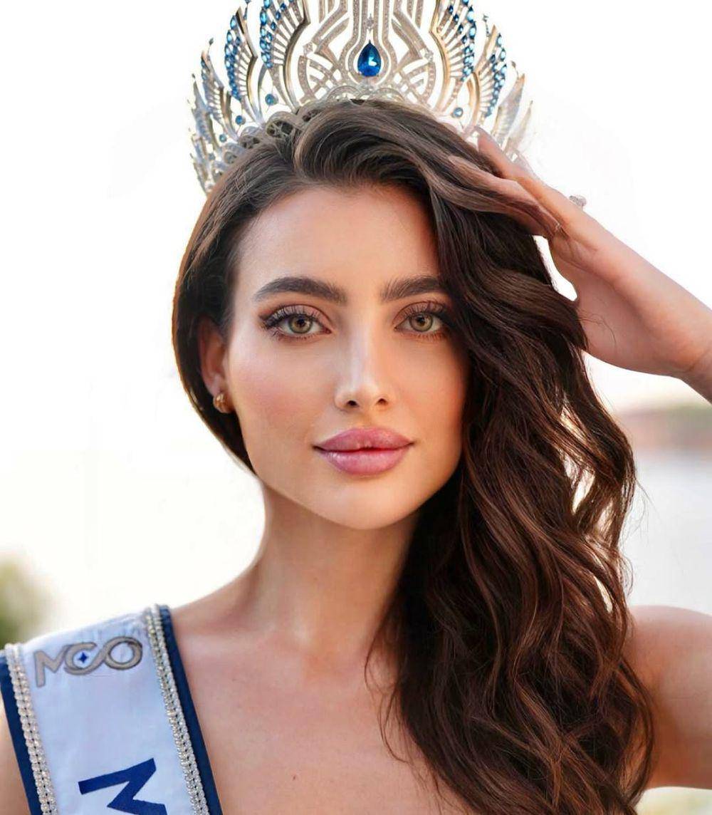 Potret Miss Cosmo Yunani 2025, Ioanna Sarantopoulou (instagram.com/misscosmogreece)