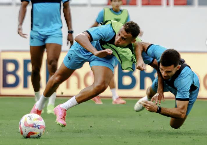 PSIS Semarang melakukan latihan untuk hadapi laga lawan Persib Bandung di BRI Liga 1 2024/2025 (dok. PSIS)