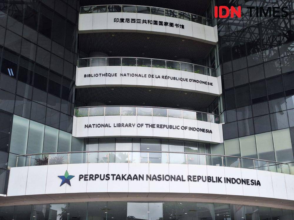 Suasana Perpustakaan Nasional, Jakarta Pusat setelah adanya pembatalan pembatasan waktu operasional yang disebut imbas dari efisiensi pada Sabtu (8/2/2025) (IDN Times/Lia Hutasoit)