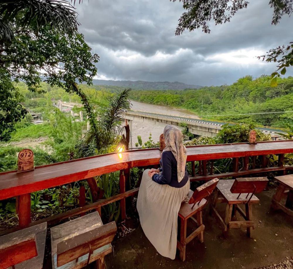 5 Family Resto di Puncak Ketinggian Jogja, Kulineran Sambil Piknik